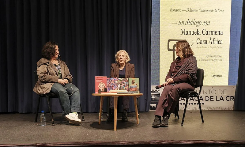 Manuela Carmena reivindica la literatura africana en el retiro literario de Remanso