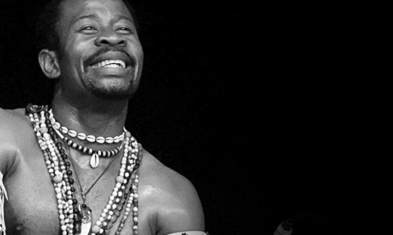 El actor Gorsy Edú imparte un taller escolar de oralidad africana en Casa África mañana