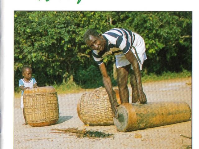 Afrique centrale : tambours Kongo
