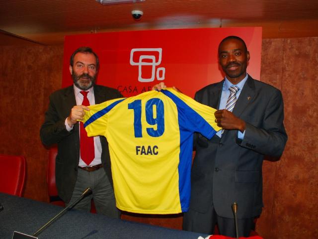 Firma de convenio de colaboración entre la FAAC y Casa África