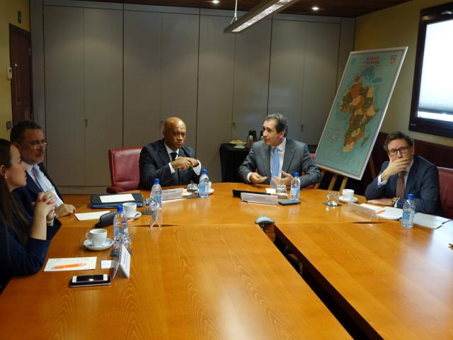 El Ministro de Exteriores y Defensa de Cabo Verde se reúne con los mandos militares de Canarias y visita la sede del PMA