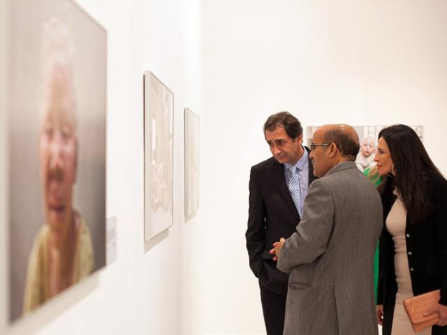 Casa África muestra la realidad de la vida de los albinos en Senegal con una exposición fotográfica