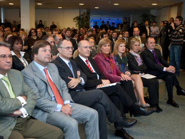 La secretaria de Estado de Cooperación Internacional preside la presentación oficial de Casa Mediterráneo a la sociedad alicantina