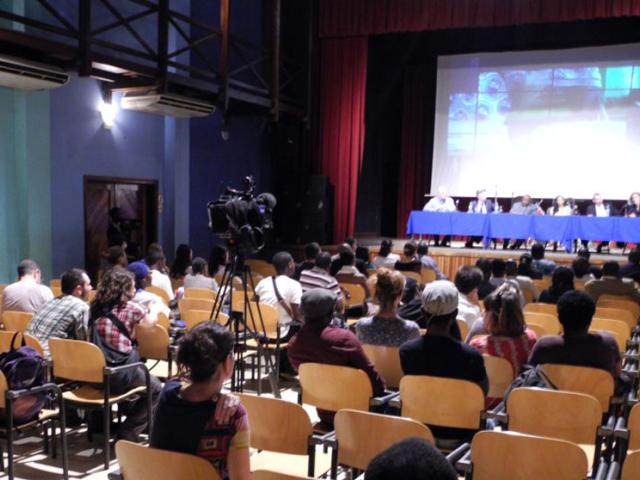 El público ecuatoguineano abarrota las salas en el estreno del II FCA de Guinea Ecuatorial