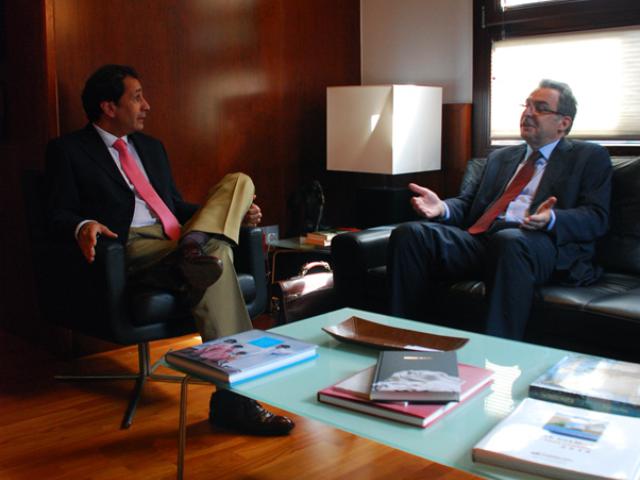 El embajador de España en Mauritania visita Casa África