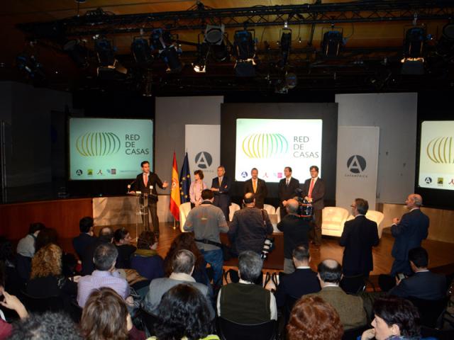 Casa África participa en la firma del protocolo de la Red de Casas