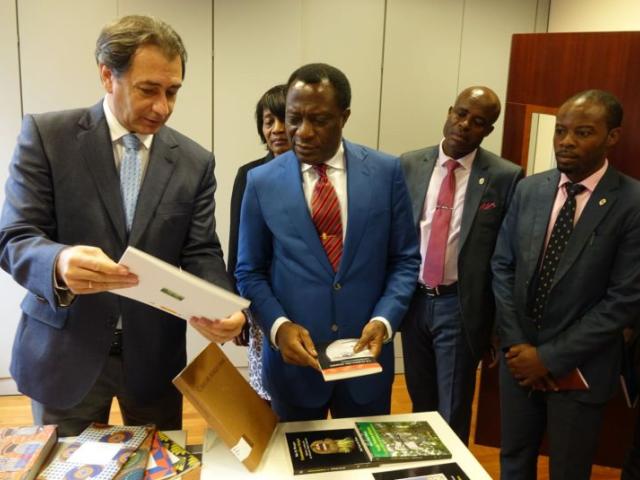 El Rector de la Universidad Nacional de Guinea Ecuatorial, en Casa África