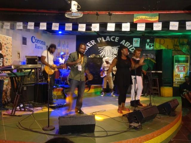 Los balafones de Djarabikan y el reggae de Spyrow, ganadores del Vis a Vis de Casa África en Costa de Marfil