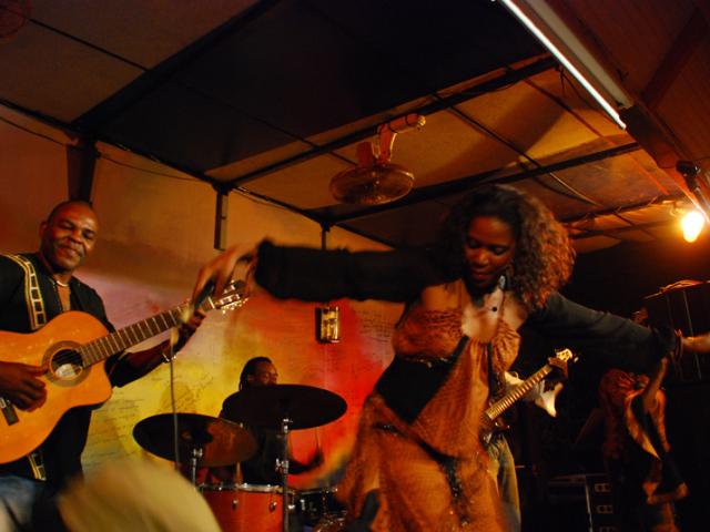 El Festival 'Dakar Vis-à-Vis' comienza con más de diez conciertos en tres salas de la capital senegalesa