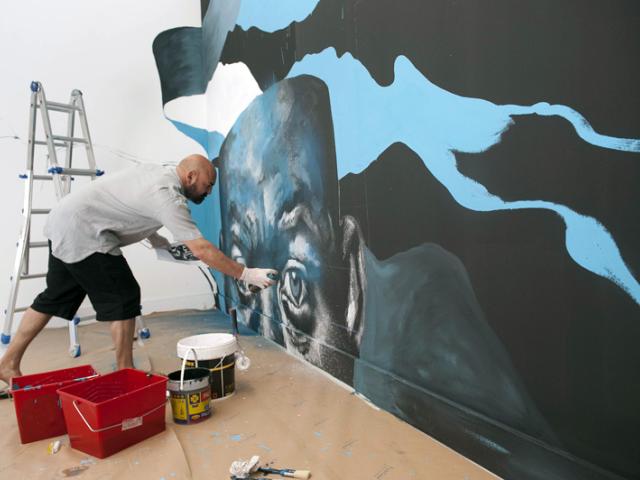 'Graffrica. Arte Urbano Africano' transforma las salas de exposición de Casa África