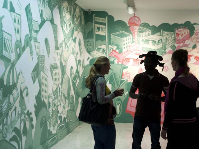 'Graffrica. Arte Urbano Africano' transforma las salas de exposición de Casa África
