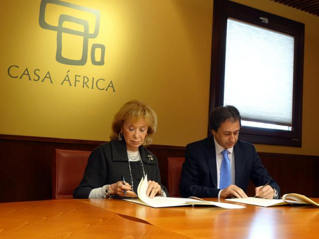Casa África y la Fundación Mujeres por África firman un convenio de colaboración