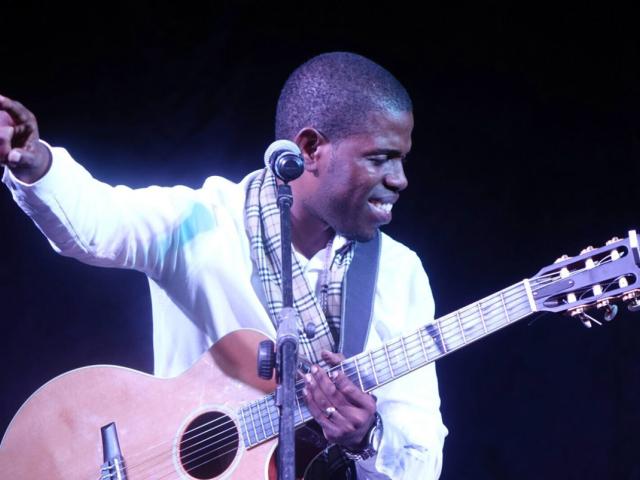 El kuduro 'activista' de Elenco da Paz y la fusión de estilos tradicionales de Toto St, ganadores de Angola Vis a Vis