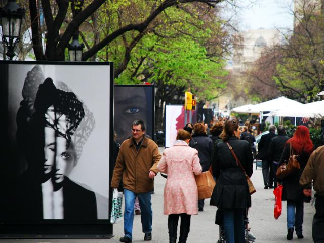 Casa África inaugura 'África Vive' en Barcelona con la exposición fotográfica 'Desvelos'