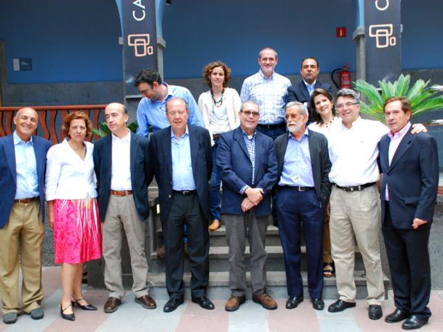 Una delegación de Cruz Roja, encabezada por su vicesecretario general, visita Casa África
