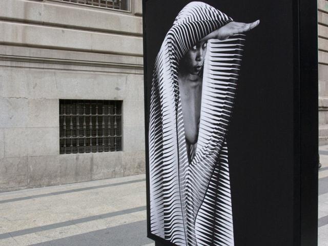 La mujer africana, protagonista de una exposición fotográfica al aire libre y en formato gigante en la calle Alcalá