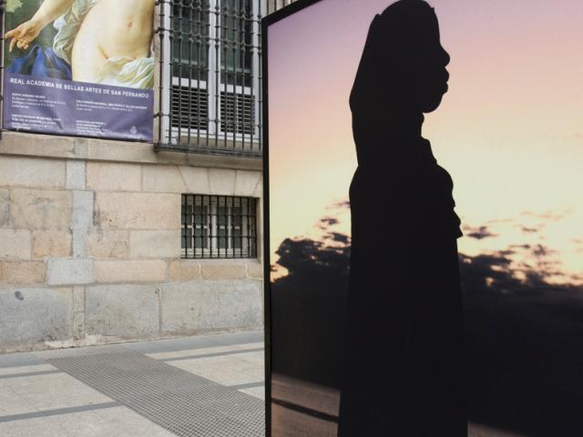 La mujer africana, protagonista de una exposición fotográfica al aire libre y en formato gigante en la calle Alcalá