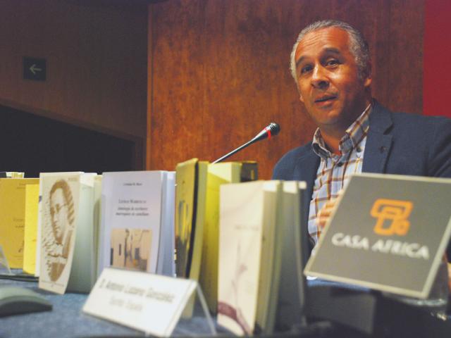 La poesía y el mestizaje se dan la mano en Casa África