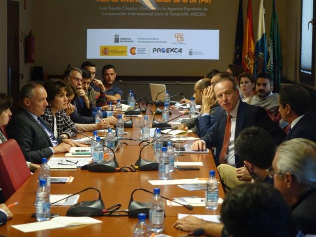 El director de la AECID presenta el Plan de Inversión Exterior de la Unión Europea en Casa África