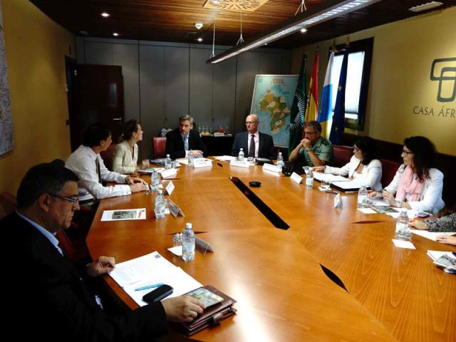 Primera reunión de un grupo de trabajo sobre inmigración en Casa África