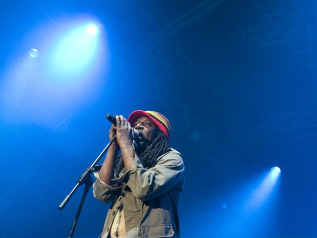 Más de 16.000 personas se despiden de África Vive en Madrid con Salif Keita, Alpha Blondy y Konono nº1