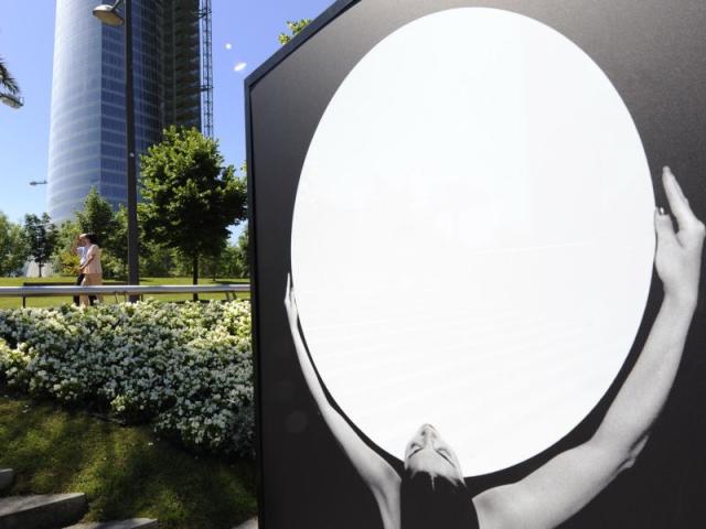 'Desvelos' llena de sensualidad la Ría de Bilbao