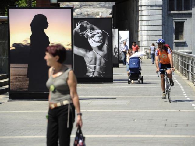 'Desvelos' llena de sensualidad la Ría de Bilbao