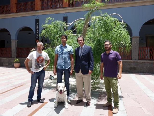 La expedición al Kilimanjaro, encabezada por Enhamed Enhamed, visita Casa África