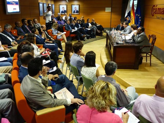Casa África participa en la presentación del programa 'Plataforma'