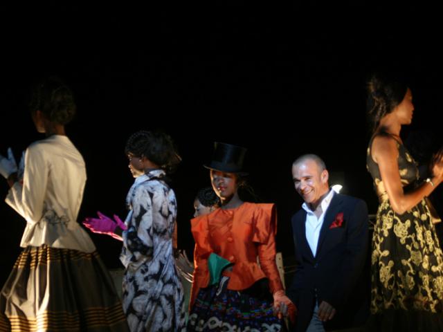 El diseñador grancanario Juan Roga deslumbra en la Dakar Fashion Week