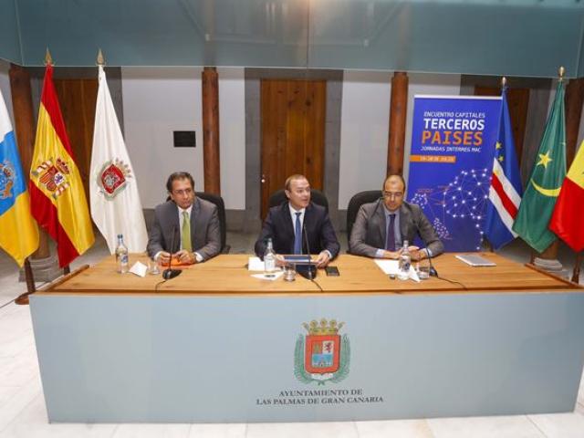 0719_enccapitales01.jpg