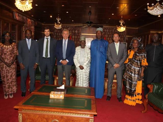 El Director General de Casa África, con el vicepresidente de Gambia