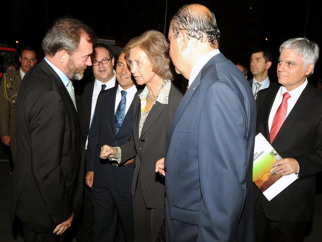 El director general de Casa África, en la inauguración de la base logística de Cruz Roja, a cargo de S. M. la Reina