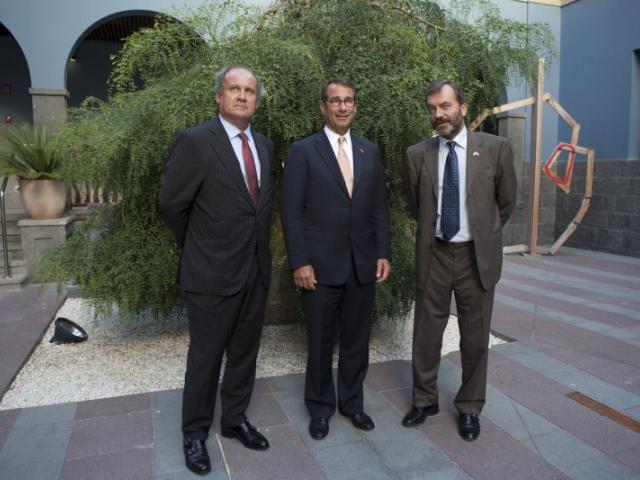 El Embajador de Estados Unidos en España visita Casa África