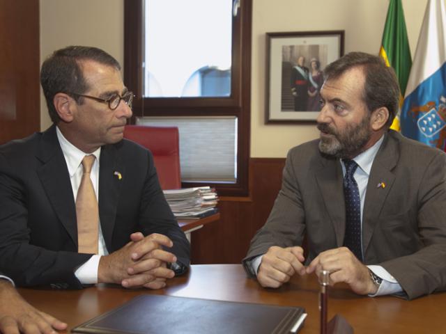 El Embajador de Estados Unidos en España visita Casa África