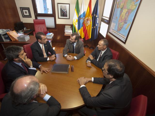 El Embajador de Estados Unidos en España visita Casa África