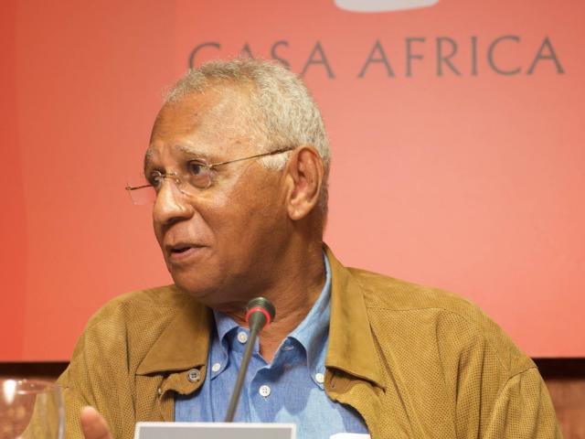Henri Lopes: "El escritor africano contemporáneo debe plasmar la idiosincrasia del continente pero también África como parte del mundo"