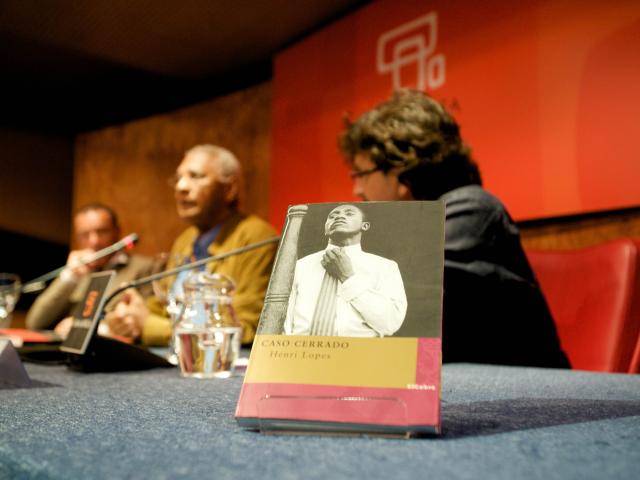 Henri Lopes: "El escritor africano contemporáneo debe plasmar la idiosincrasia del continente pero también África como parte del mundo"
