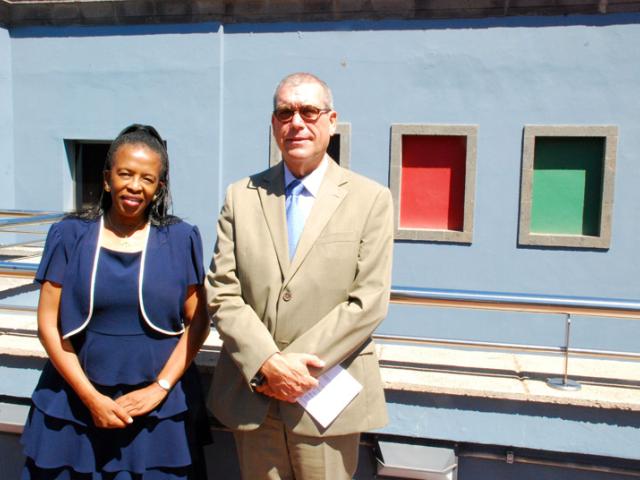 La embajadora de Sudáfrica en España visita Casa África
