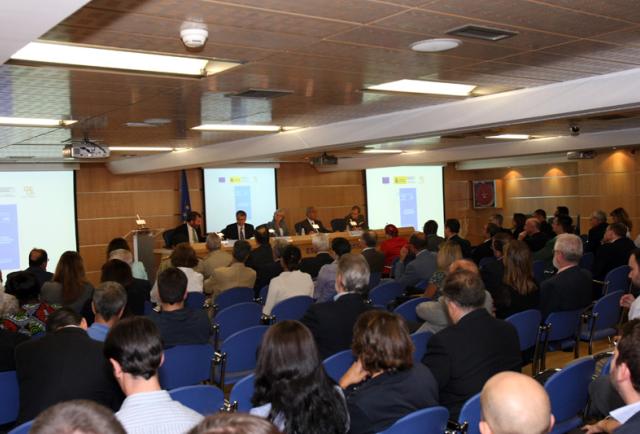 Defensa y Casa África presentan la publicación 'Respuesta Europea y Africana a los Problemas de Seguridad en África'