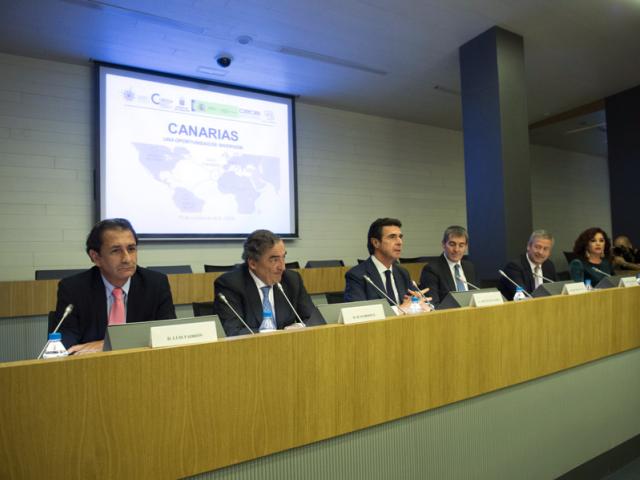 Luis Padrón participa en un encuentro sobre Canarias como centro de operaciones y de negocios hacia África