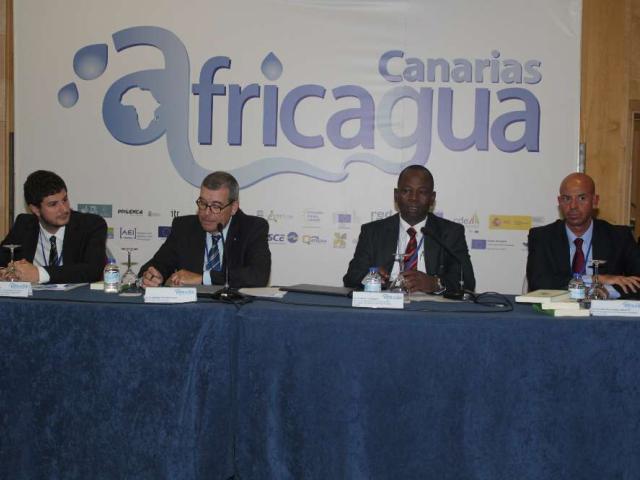 Casa África presenta en Africagua el primer libro dedicado a las energías renovables en África occidental