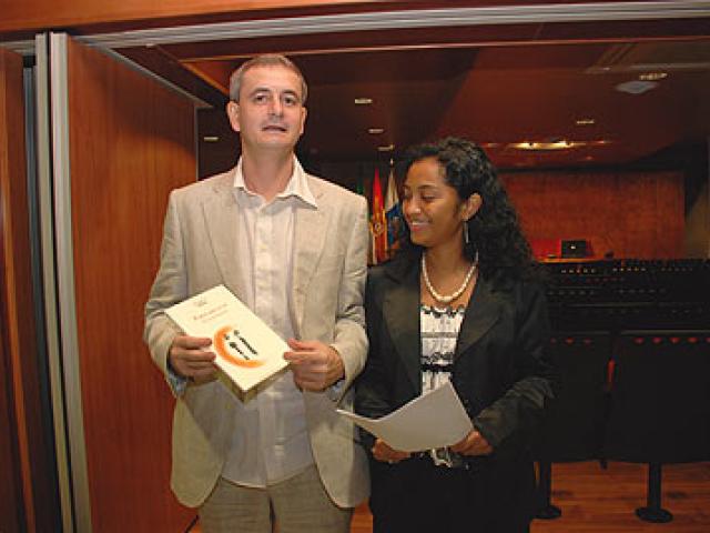 La poesía hispanocamerunesa brilla en Casa África