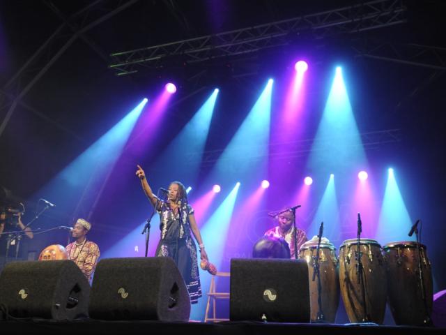La maliense Oumou Sangaré cierra la edición más africana del WOMAD