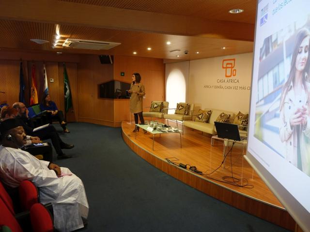 1123_encbibliot06.jpg