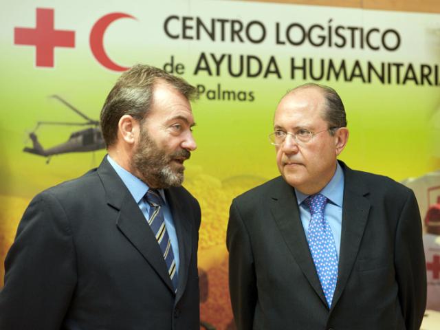 El papel de Canarias como plataforma solidaria con África, reforzado por un convenio de Cruz Roja y Casa África