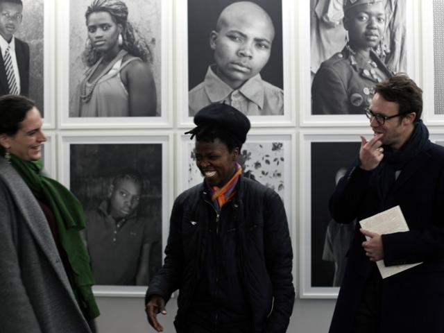 La obra de la fotógrafa sudafricana Zanele Muholi llega a Francia con una exposición producida por Casa África