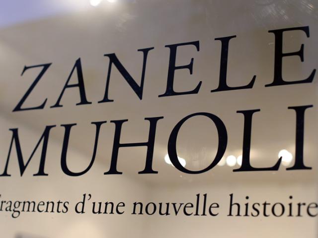 La obra de la fotógrafa sudafricana Zanele Muholi llega a Francia con una exposición producida por Casa África