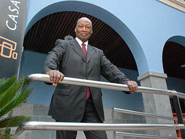 El historiador Djibril Tamsir Niane visita Casa África