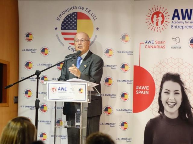 El Embajador de Estados Unidos en España, Duke Buchan, clausura la Academy for Women Entrepreneurs (AWE) en Casa África